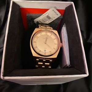 Nixon Watch- The Monololy in rose gold tone.